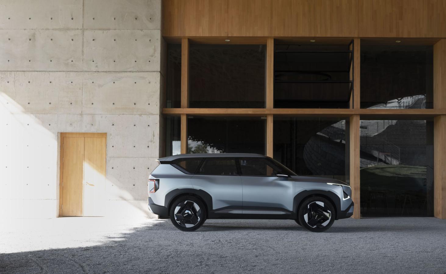 The KIA Concept EV5純電SUV概念車純淨登場，以新能源邁向永續移動未來，再寫全新篇章！