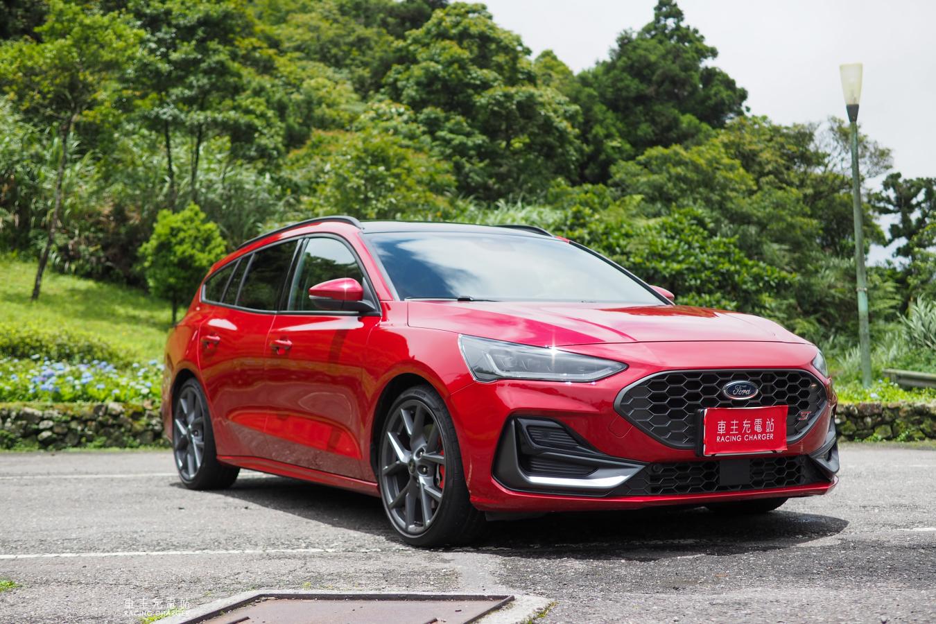 2023年式小改款Ford Focus ST Wagon（MK4.5）一日車主開箱心得評價：It’s all about FAMILY！