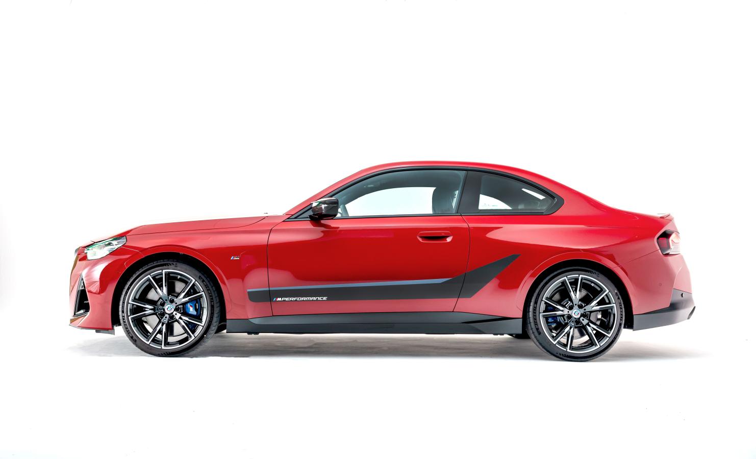 全新BMW M240i xDrive Track Edition（G42）限量上市 ，征服眾人目光！