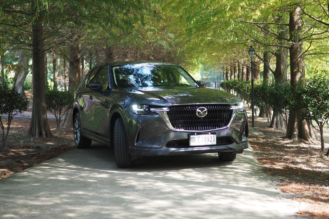 Mazda CX-60 25S AWD Exclusive一日車主開箱心得評價：3.3T+油電才是完全體，從內而外展現豪華感受的首部作品！