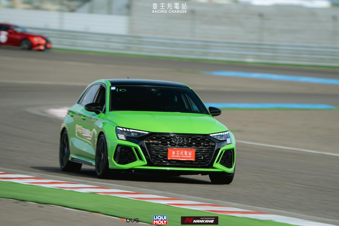 Audi RS3（8Y）車主開箱心得評價：買來當過渡期的車，結果老婆、小孩都愛上！