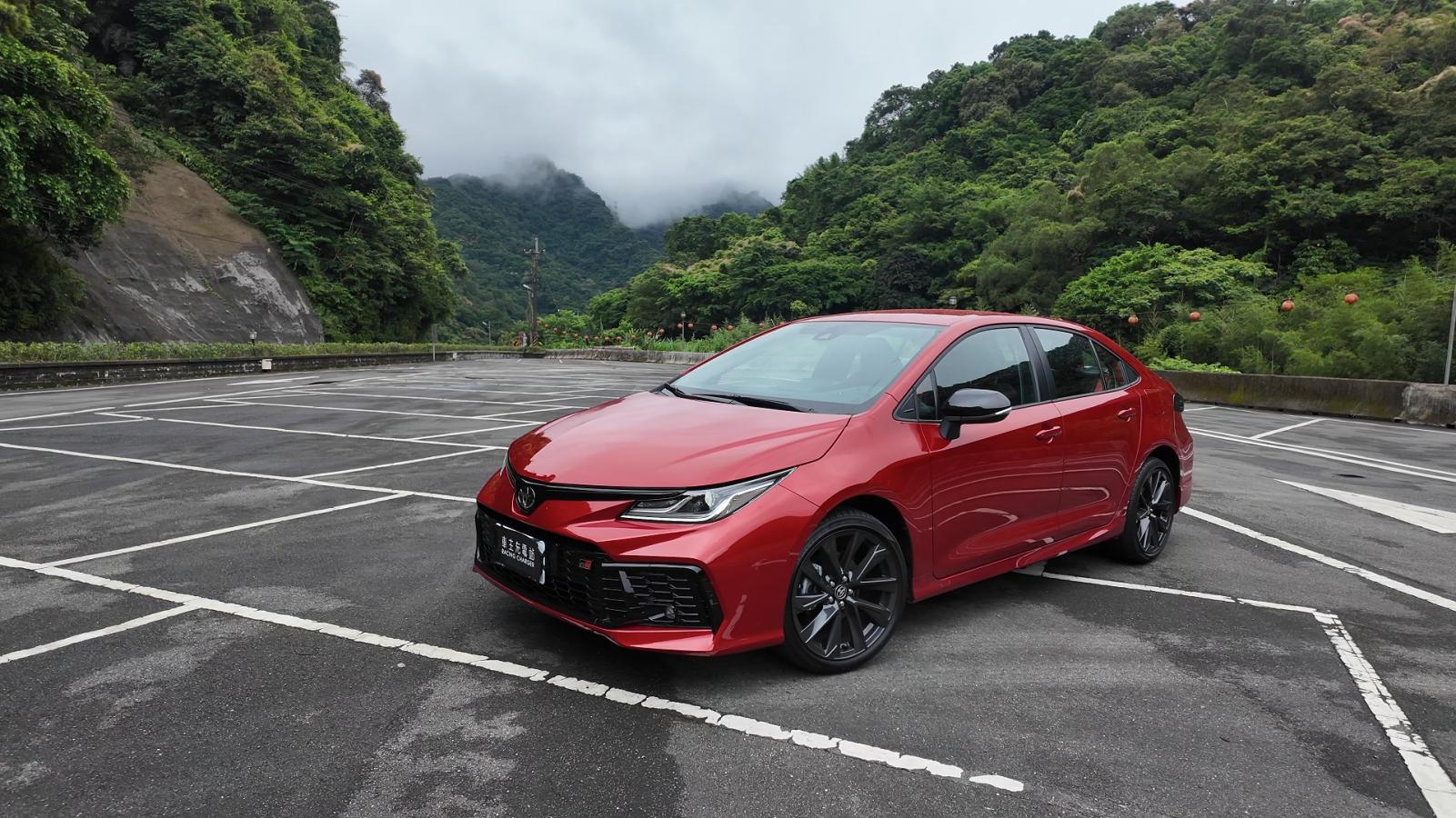 Toyota Altis GR Sport 2.0L一日車主開箱心得評價：換裝2.0L引擎，統規賽車的市售車型！
