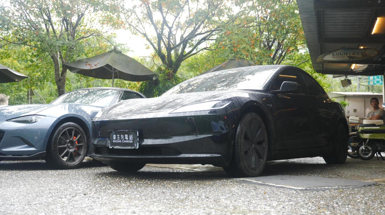 Tesla煥新版Model 3 & Performance一日車主開箱心得評價：煞車仍是大缺點？激烈試駕心得！