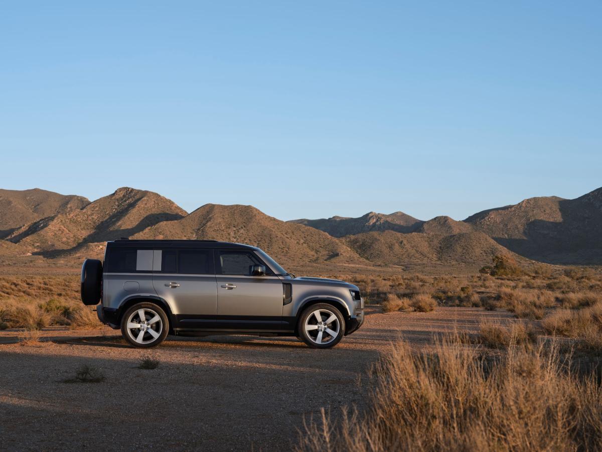 JLR 全車系 9 月份限時推出 5 年安心禮遇購車優惠，5 年 0 利率分期財務方案輕鬆入主！