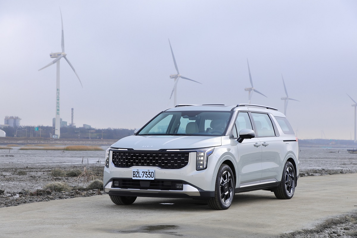 Kia全功能豪華休旅The new Carnival，連續四年榮獲車訊風雲獎「最佳進口大型MPV」！