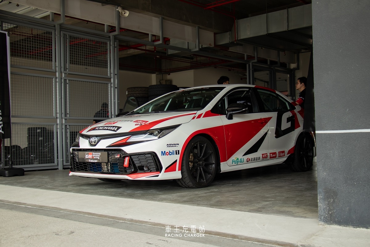 2025 Toyota GR Corolla Cup統規賽第一站現場直擊：素人車手的賽道夢與Yokohama ADVAN Neova AD09半熱熔胎實戰心得！